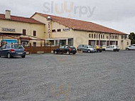 Auberge La Ferme outside