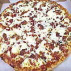 Vern's Pizza food