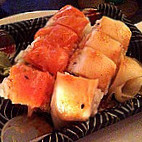 Sushi Zushi food