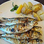 Sardinha Assada food