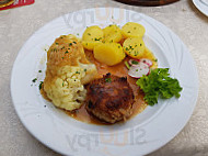 Hotel-Restaurant " Zum Schloss " food