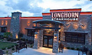 Longhorn Steakhouse outside