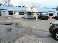 Easterby's Family Grille outside