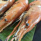 ร้านกุ้งรุ่งฟ้า food