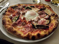 Pizzeria Vecchia Napoli food