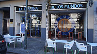 La Taberna De Los Mundos inside