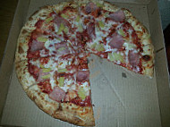 Buena Pizza food