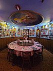 Buca Di Beppo Italian food