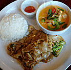 Aroy-d Thai Cuisine food