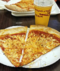 Primo's Pizza food