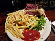 Patterson's Pub food