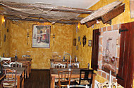 Boccaccio Pizzeria inside