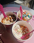 Menchie's Frozen Yogurt food