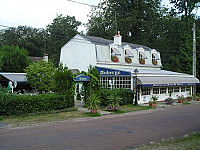 Auberge Du Mont Saint Pierre outside