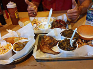 Majors Smokehouse food