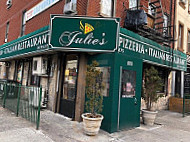 Julie's Italian outside