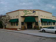 Olive Garden Italian Restaurant outside