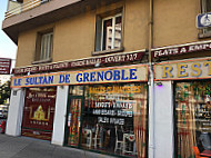 Le Sultan de Grenoble outside