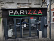 Parizza Pizza) outside