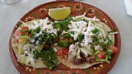 Tacos Mexicanos Aca Chela food