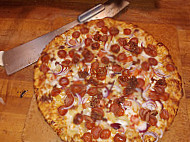 Round Table Pizza food