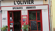 L'Olivier outside