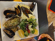 Aux Delices de la Mer food