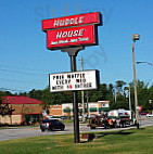 Huddle House outside