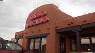 Taco Bueno outside