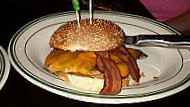 Lucky's 13 Pub food