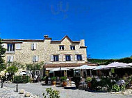 Auberge du Vieux Château outside