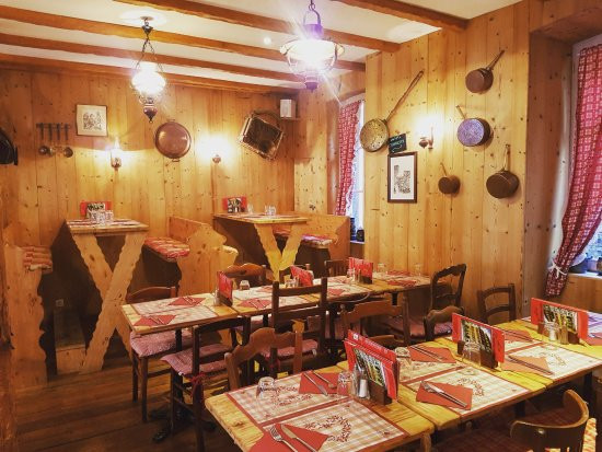 restaurant image
