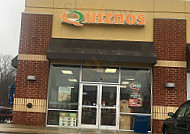 Quiznos outside