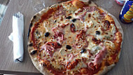 La Taverne Des Pizzas food