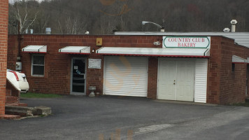 Country Club Bakery outside