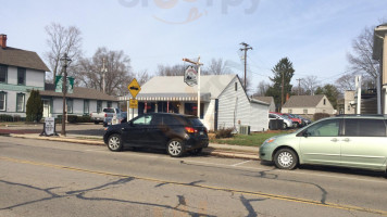 Olde Village Diner outside