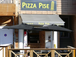 Pizza Pise inside