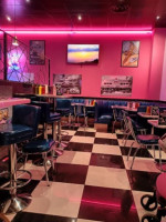 Memphis Coffee Blagnac inside