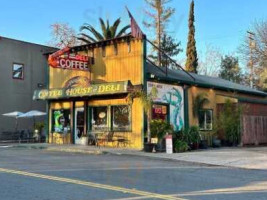 Fair Oaks Coffee House Deli outside