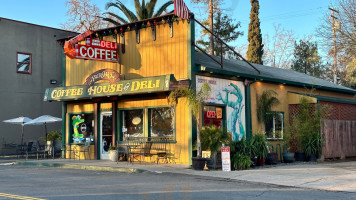 Fair Oaks Coffee House Deli outside