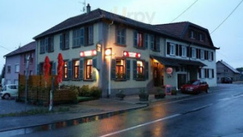 Café Resto Lorrain outside