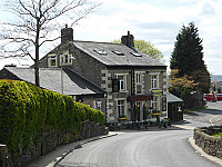 The Robin Hood Inn outside