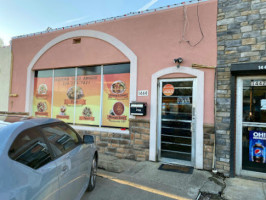 Taqueria Tres Amigos outside