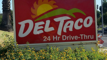 Del Taco outside