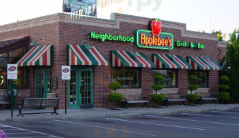 Applebee's outside