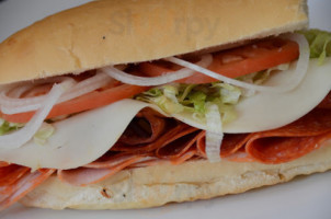 Avenue Subs food