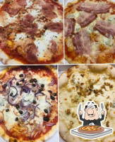 La Pizza Della Titti food