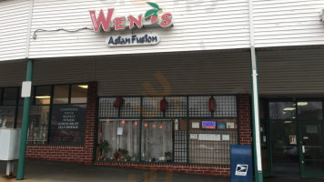 Wen's Asian Fusion inside