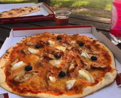 Le Kiosque A Pizzas De Coutras food