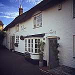 The Swan Braybrooke outside